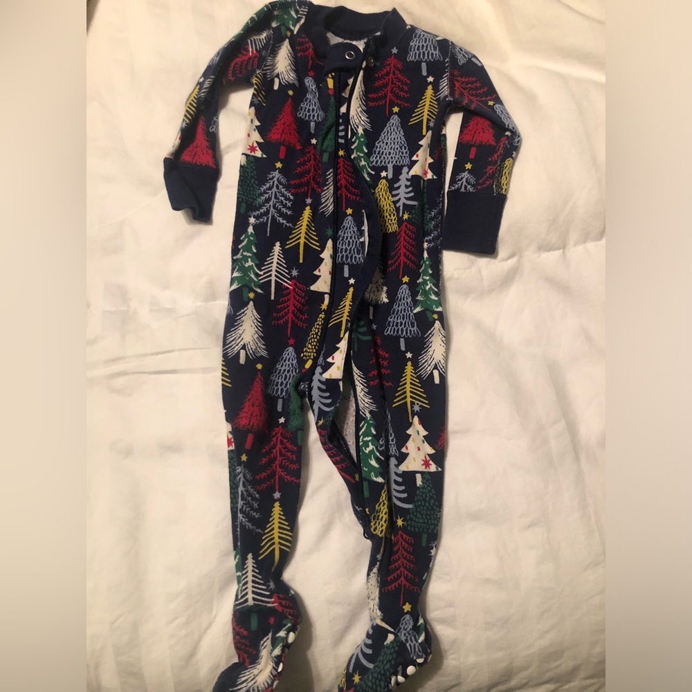 Hanna Andersson unisex Christmas footie PJs